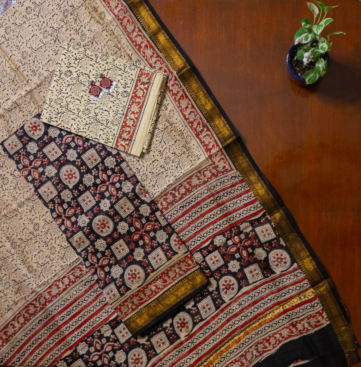 Black Maheshwari Suit