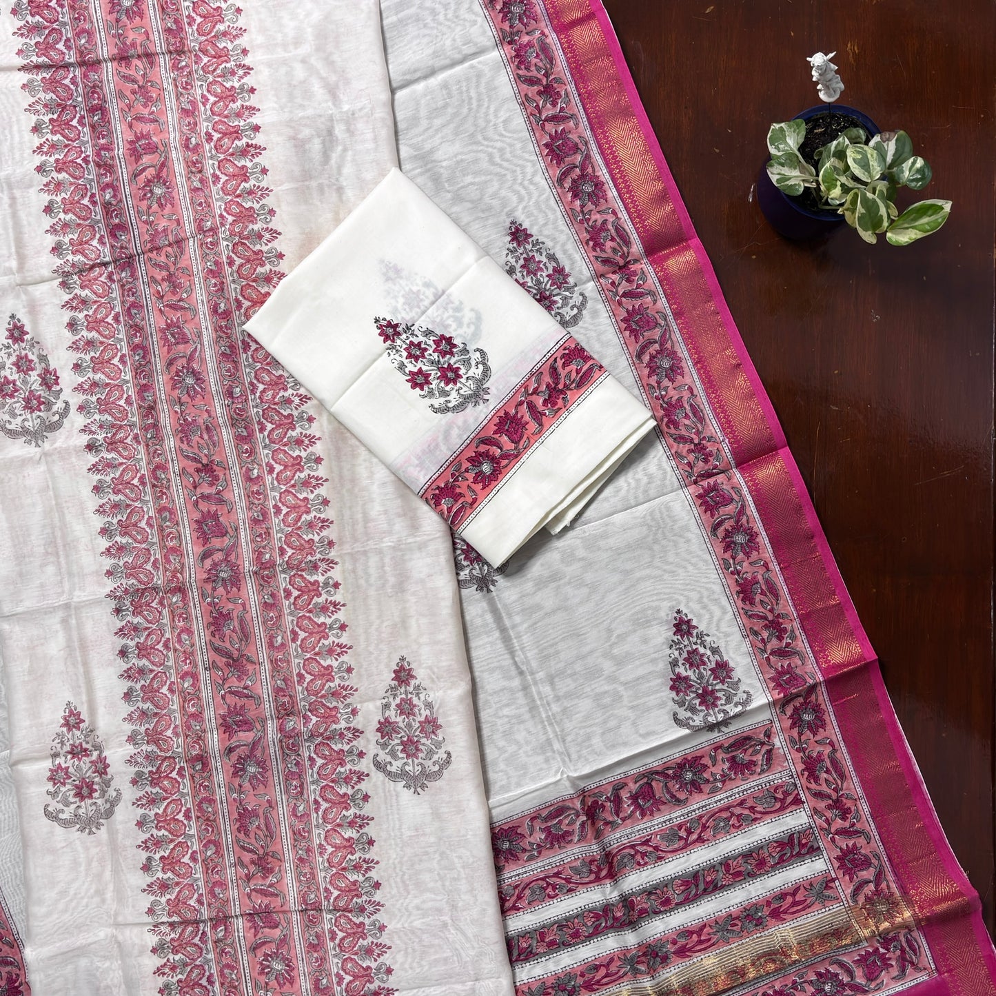 Pink Maheshwari suit