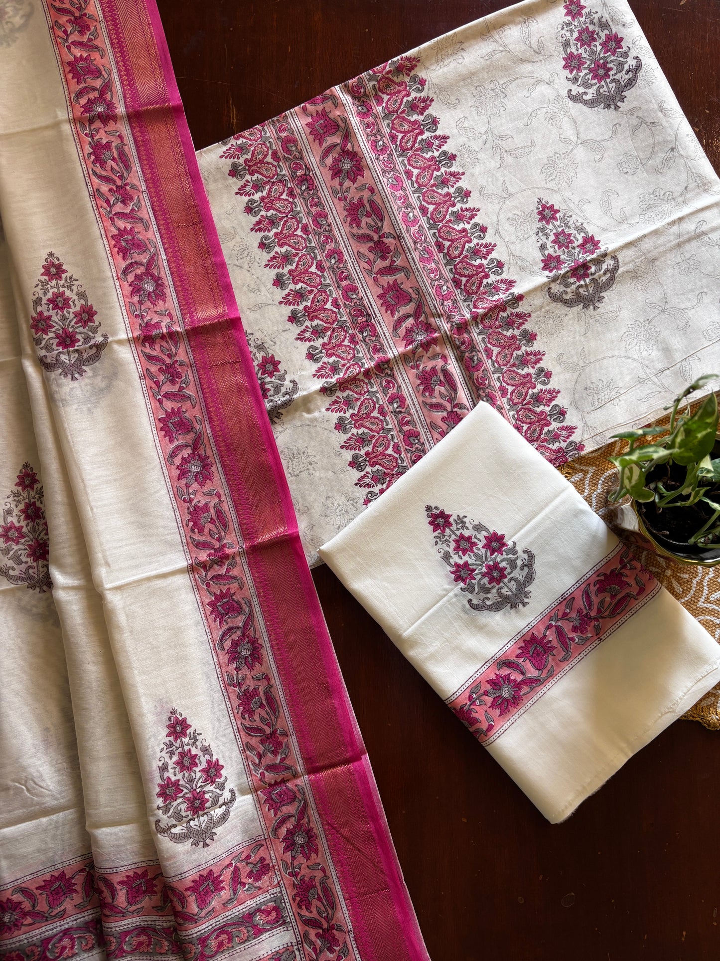 Pink Maheshwari suit
