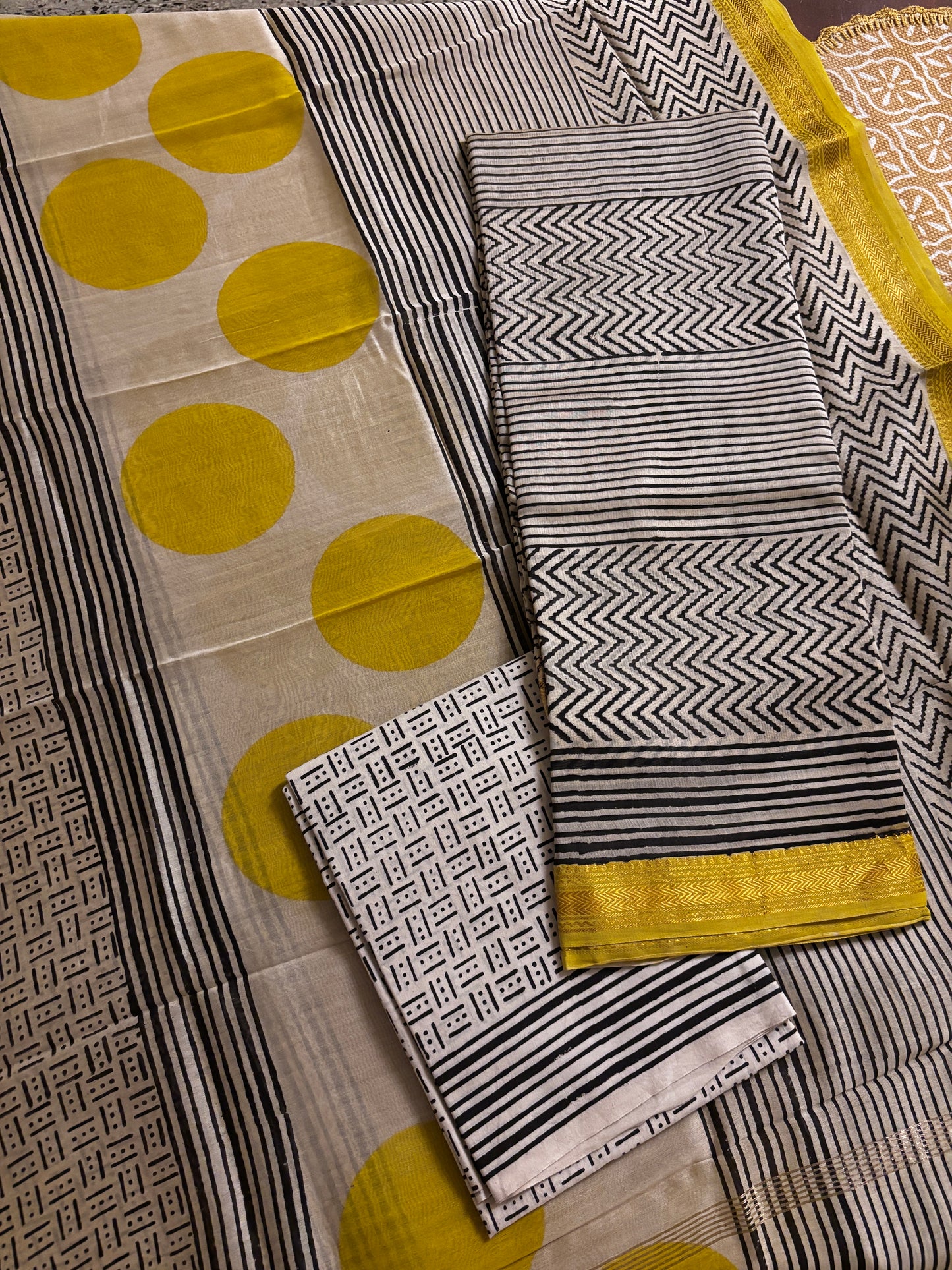 Yellow Dots Maheshwari Suit