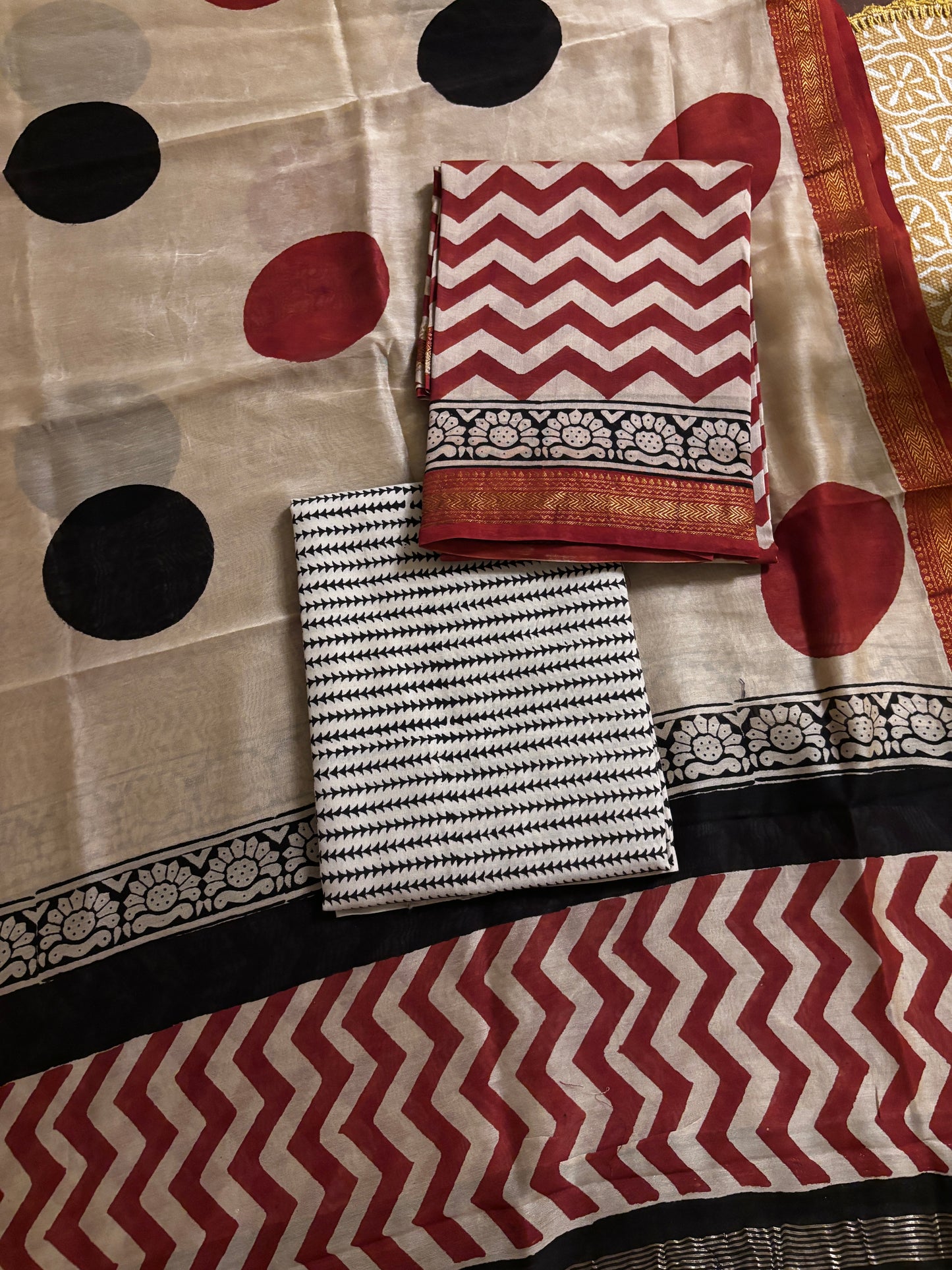 Red Zigzag Maheshwari Suit